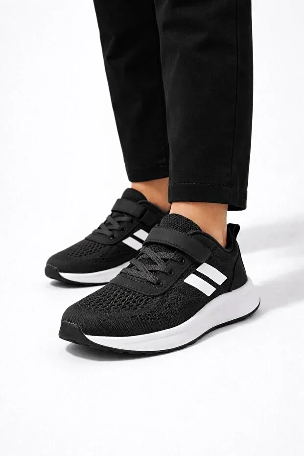 Kids Breathable Mesh Velcro Laced Lightweight Sole Casual Comfortable Kids Sports Shoe Sneka
