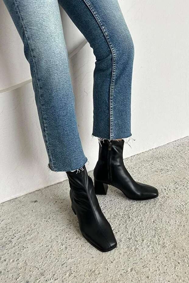 Trew Women's Stretch Ankle Mid Heel Boots Black