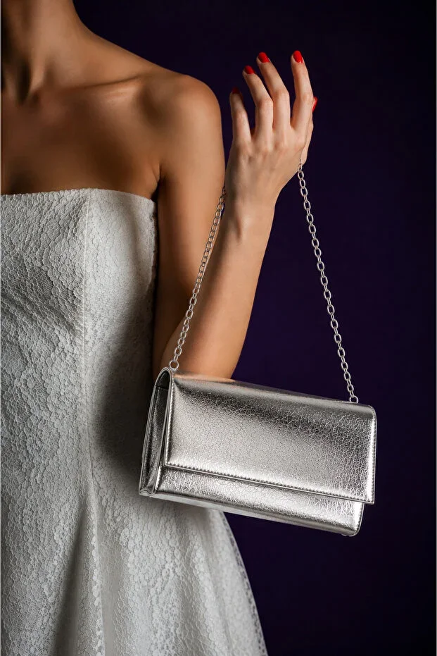 Women's Wrinkled Leather Silver Evening Clutch Bag with Chain Strap, Handbag for Wedding, Engagement, Night Out