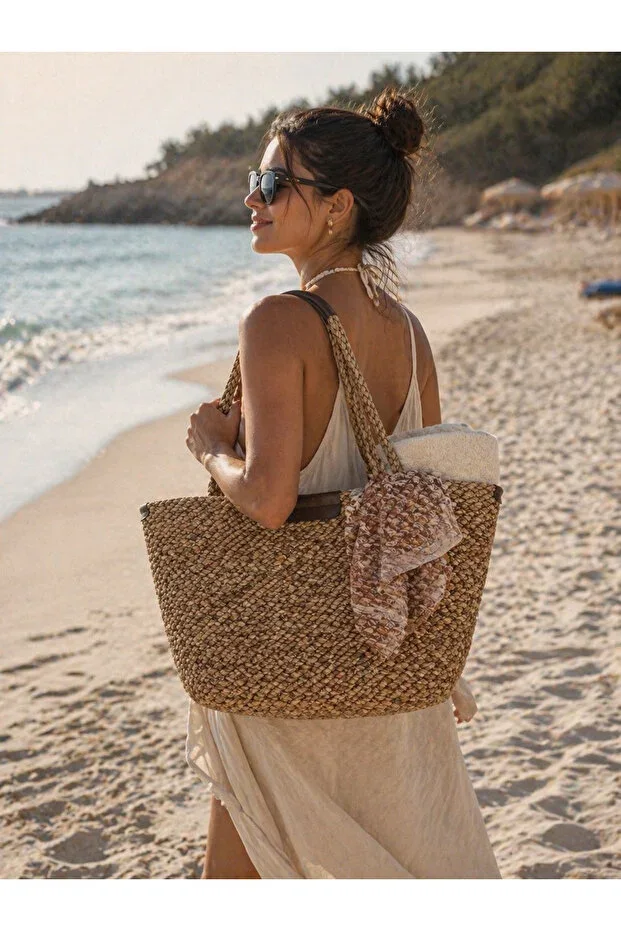 Women's Marled Straw Magnetic Closure Brown Large Beach Bag