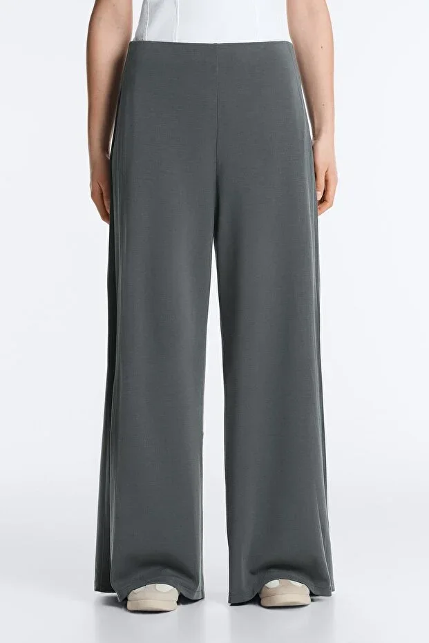 Oysho Wide-leg trousers with side pleats, modal, and a soft touch