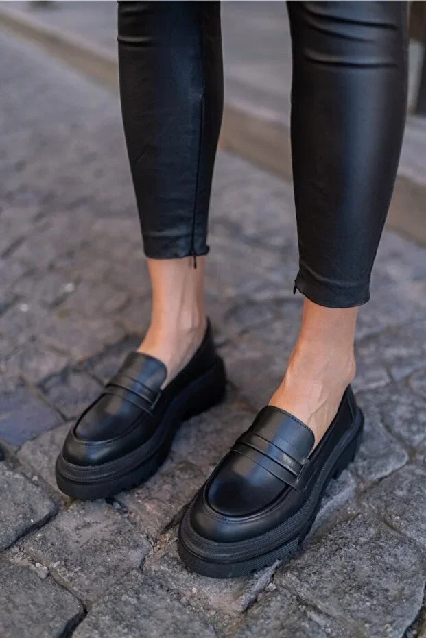 Women's Thick Sole Loafer Moccasin Shoes with Piping Black