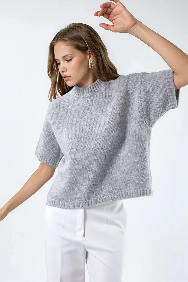 Relaxed Fit Round Neck Knit Sweater