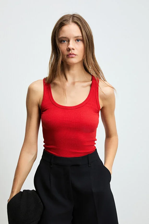 LILLESOL Women's Ribbed Look Slim Fit Body-Fitting Pool Neck Cotton Basic Red Tank Top
