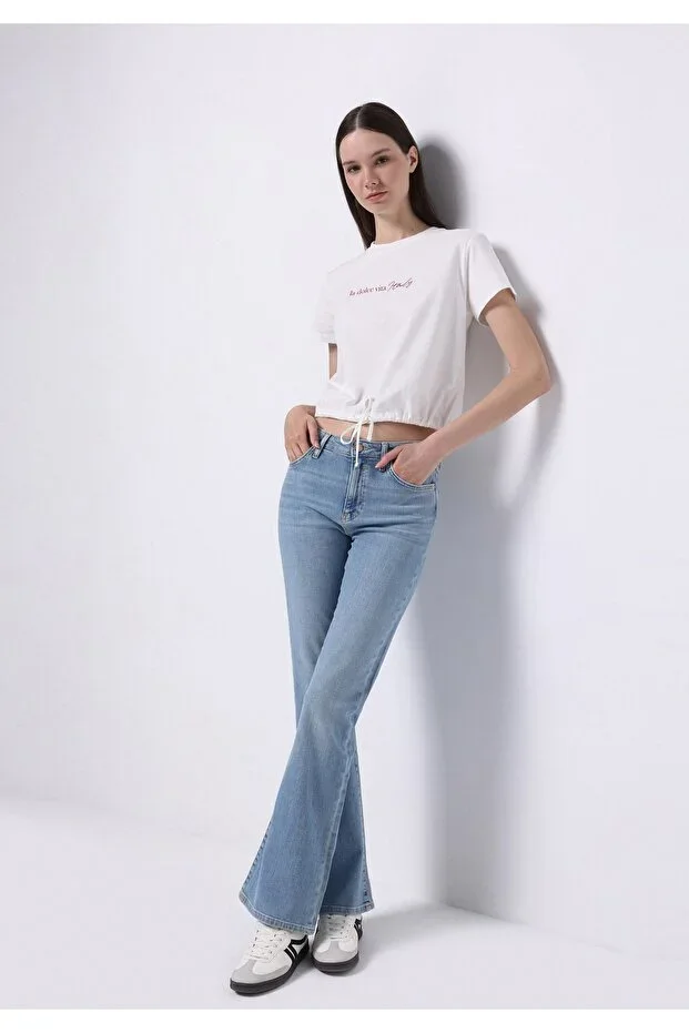 Colin’s Regular Fit Mid Rise Bootcut Women's Indigo Jean Pants
