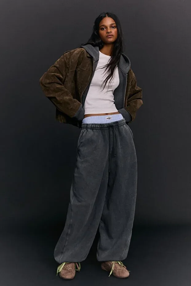 Fleece-lined barrel fit sweatpants with stoppers
