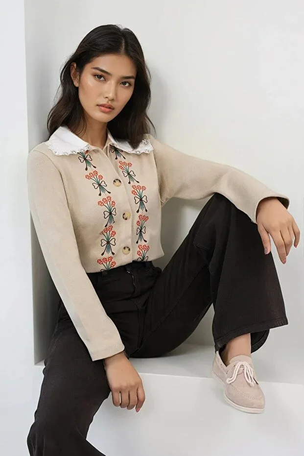 Stone Lace Collar Embroidered Knit Cardigan ALC-X14844