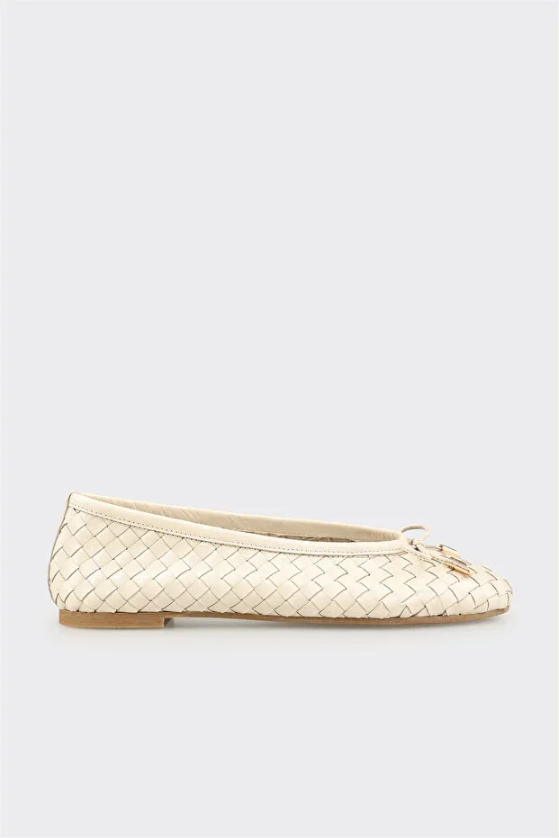 Ecru Leather Women's Casual Shoes