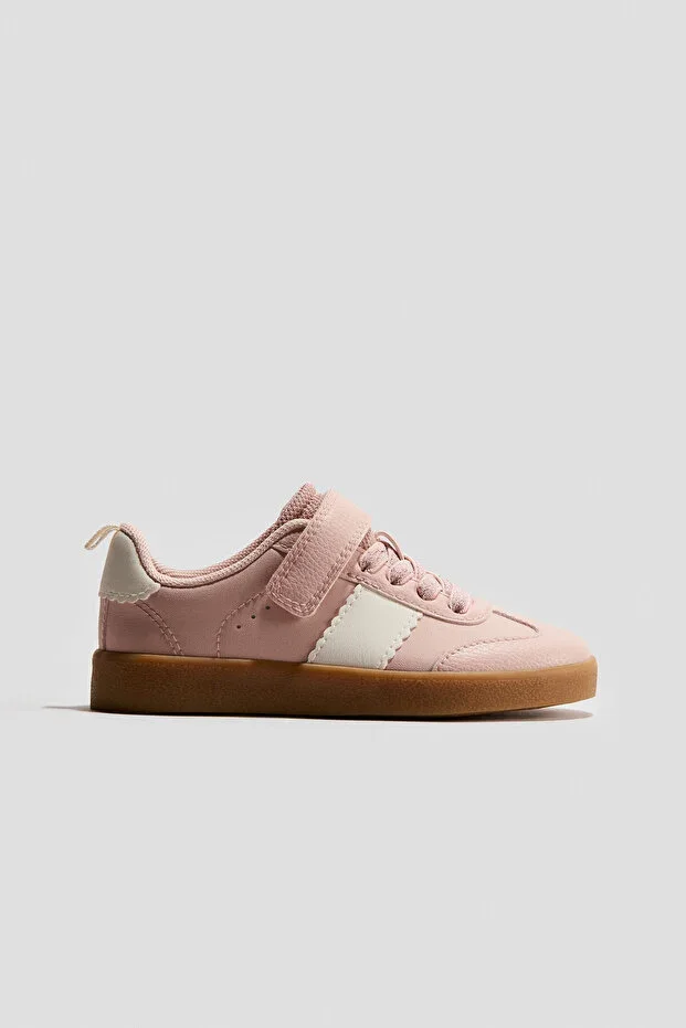 Sports Shoes