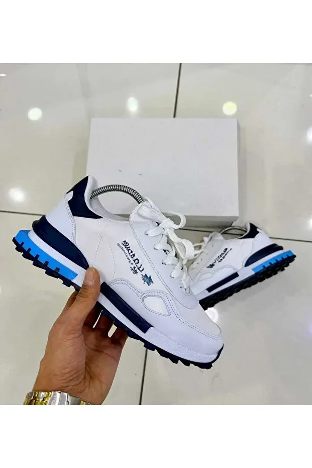 Sports Shoes