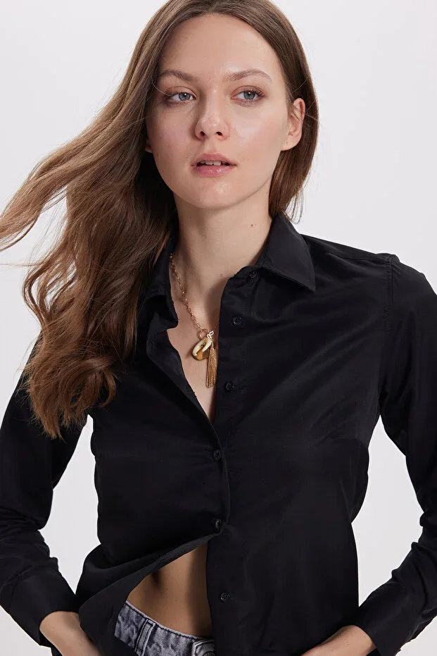 Tudors Women's Slim Fit V-Neck Body-Fitting Long-Sleeve Black Basic Shirt