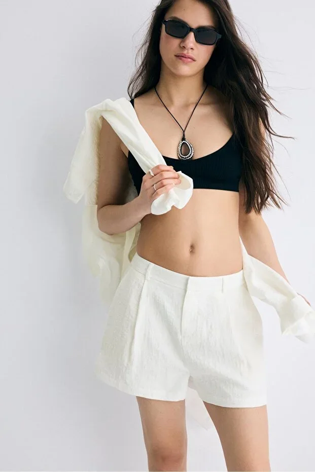 Chic shorts in a linen blend