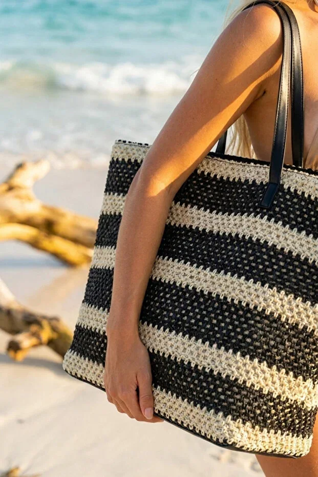 Large Straw Beach Bag – Spacious Interior