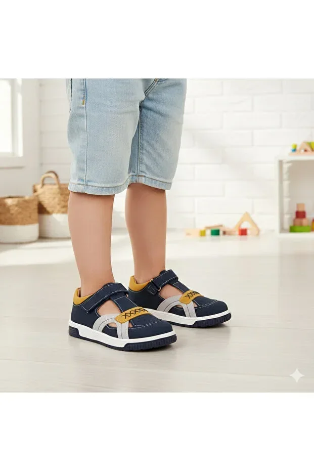 Men's Closed Sandals