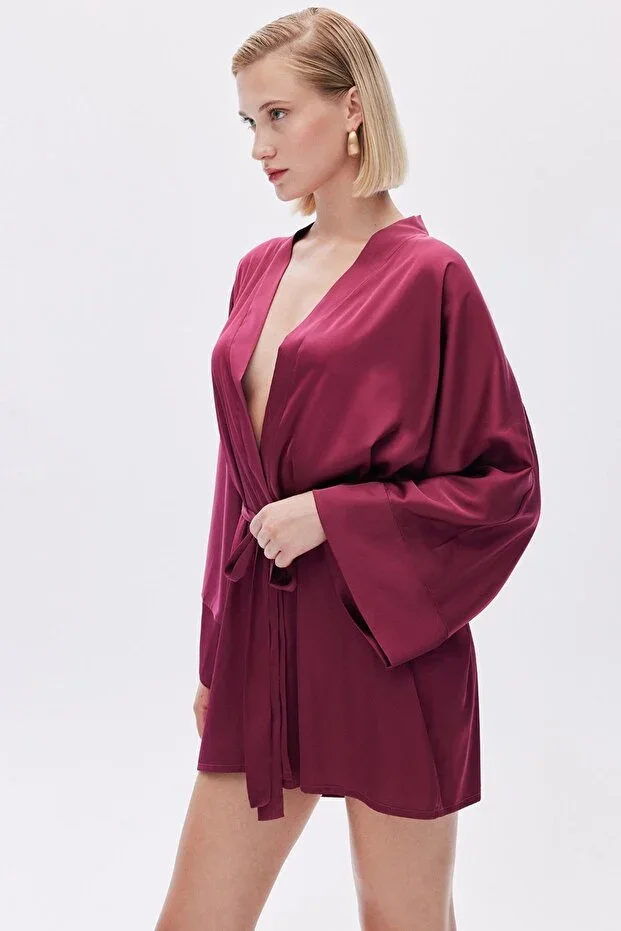 Fumée Burgundy Short Satin Robe / Kimono