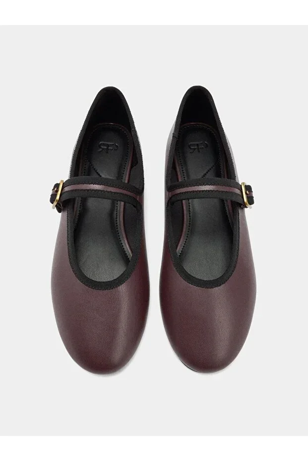 Ballet Flats with Strap and Buckle