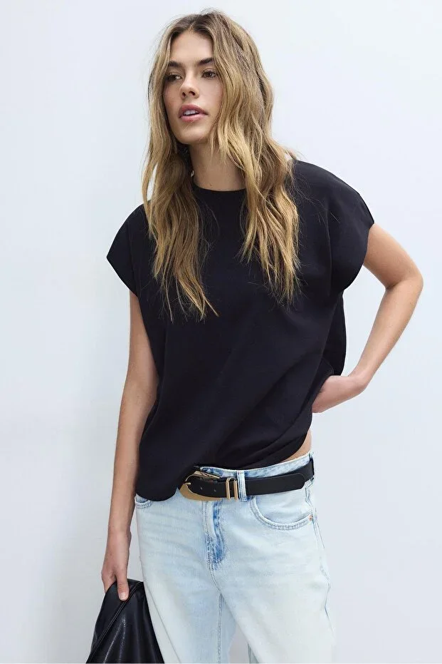 Stradivarius B06 Low shoulder basic t-shirt