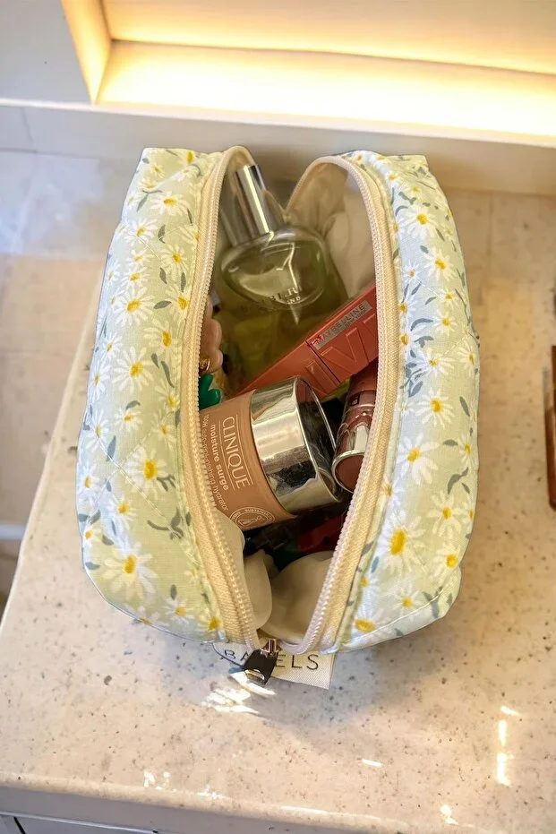 Daisy Pattern Makeup Bag