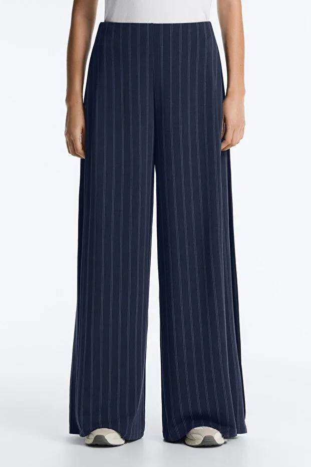 Oysho Wide-leg trousers with side pleats and modal