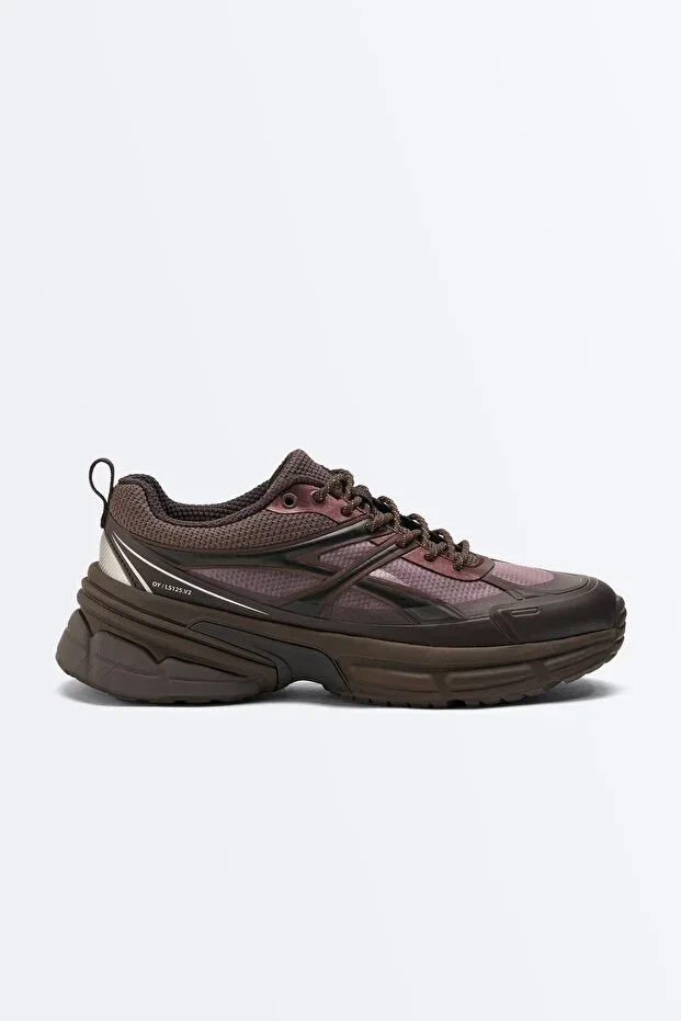 Running style sneakers