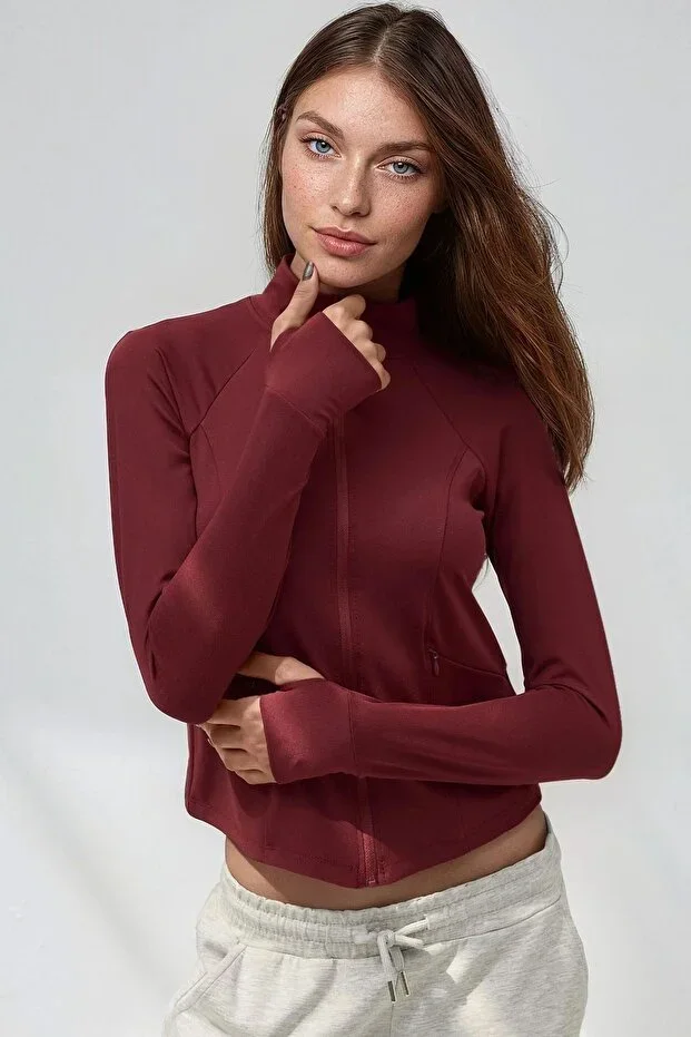 Slim Fit Knit Stand-Up Collar Zip Active Top