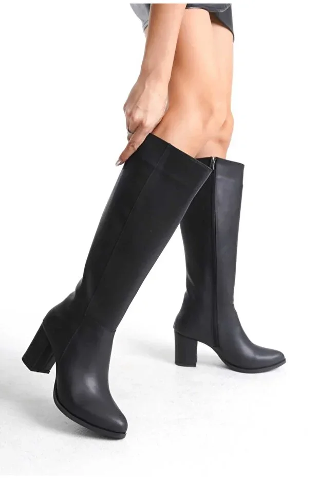 Boots, can be worn daily, comfortable and stylish