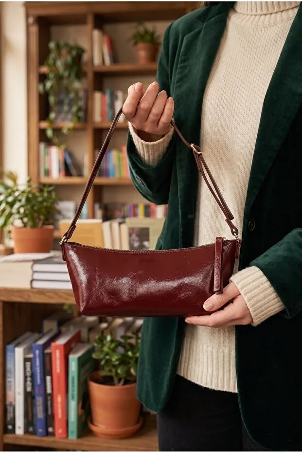GLONDY Hira Artificial Leather Crinkled Patent Women's Handbag and Shoulder Bag Bordeaux