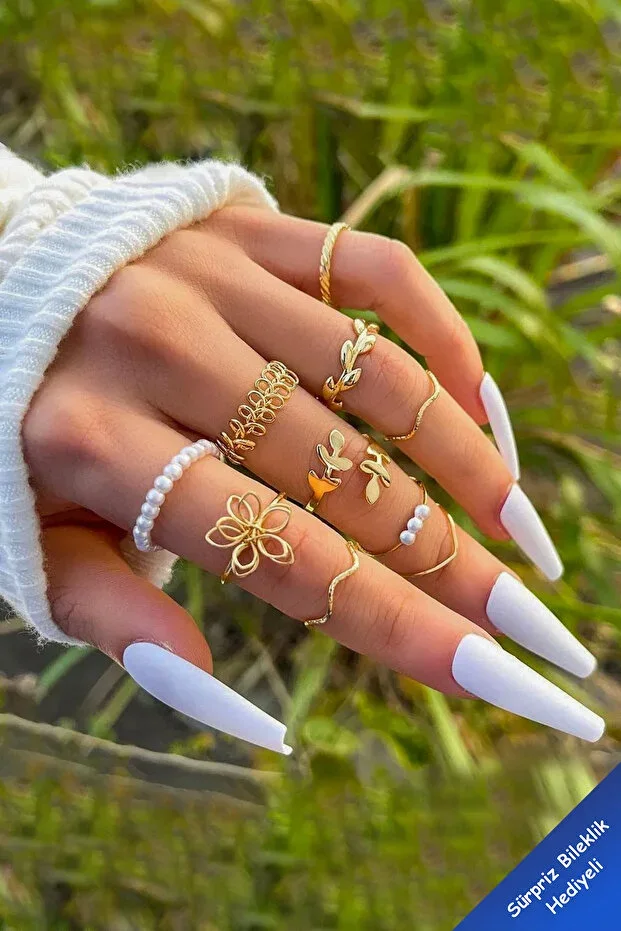 10-Piece Assorted Knuckle Gold Pearl Ring Set