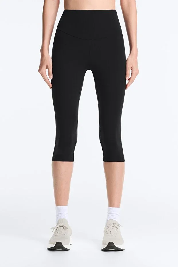 Oysho Women Black High Waist Comfortlux Capri Tights