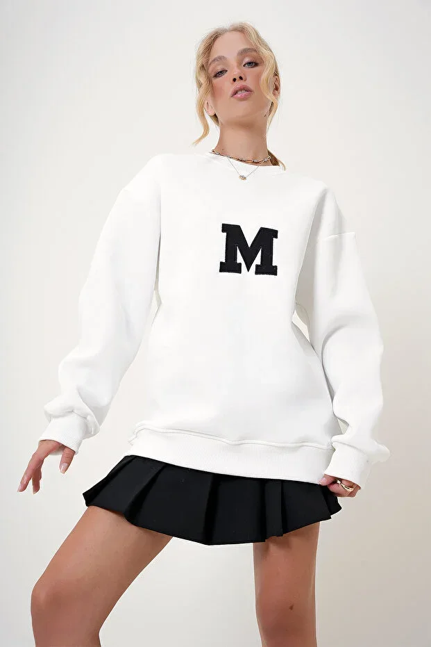 Women White Crew Neck Embroidered Oversize Fleece Sweatshirt ALC-X12754