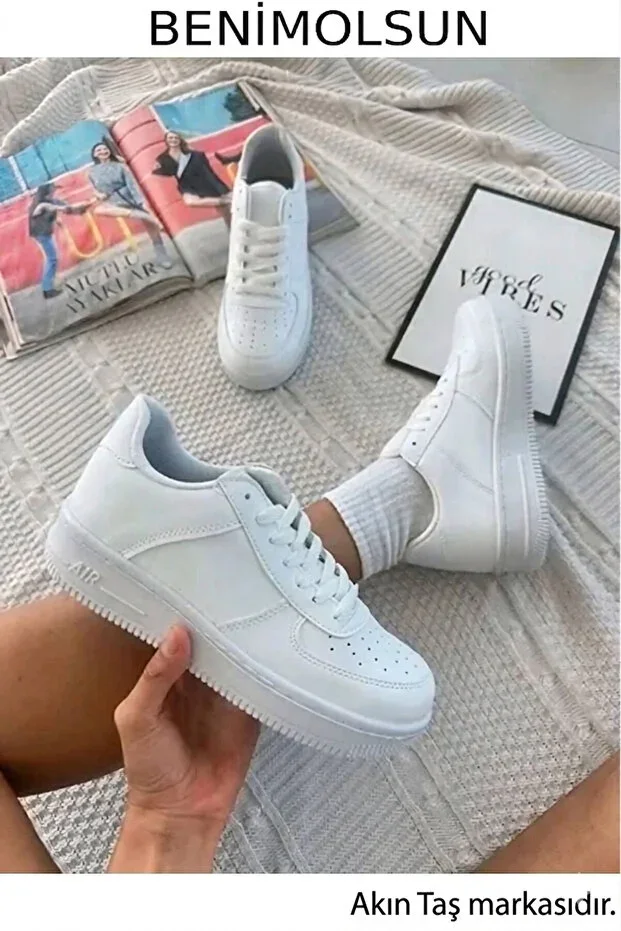 Unisex White Sneaker