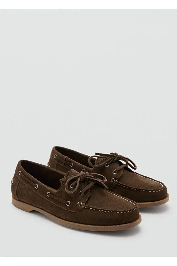 Leather boat shoes