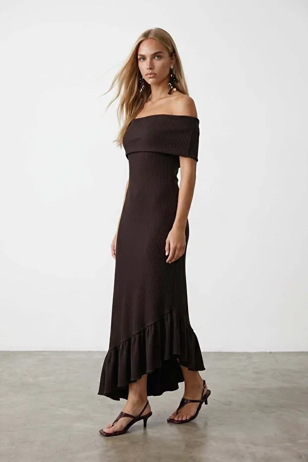 Women's Brown Madonna Collar Ruffled Ribbed Dress Alc-X15546