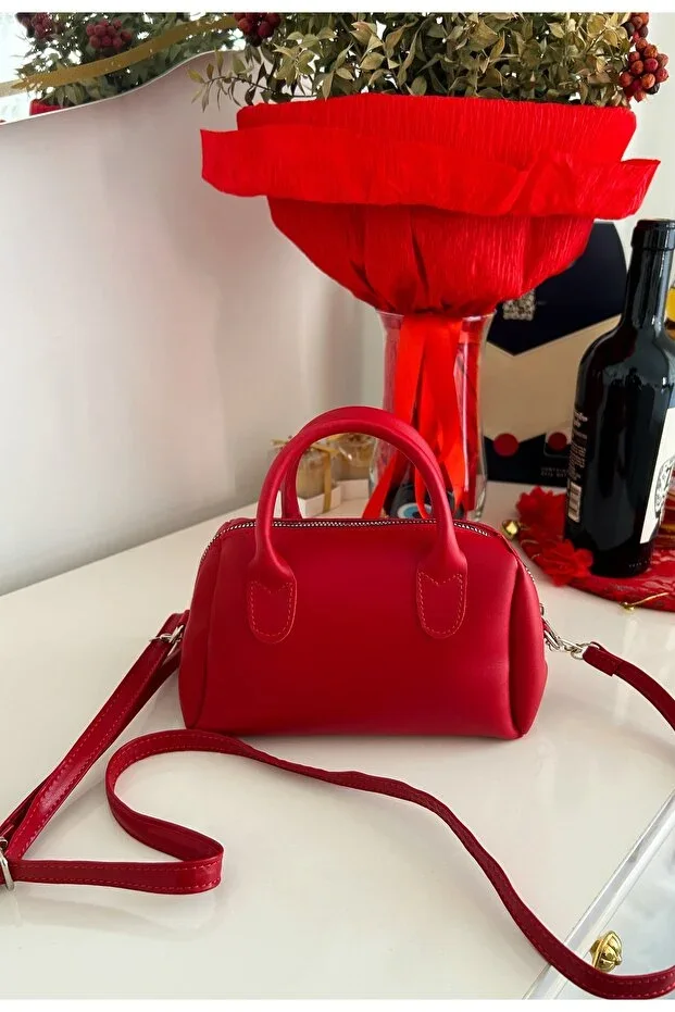 Red Faux Leather Single Compartment Zippered Adjustable Strap Handbag Shoulder Bag