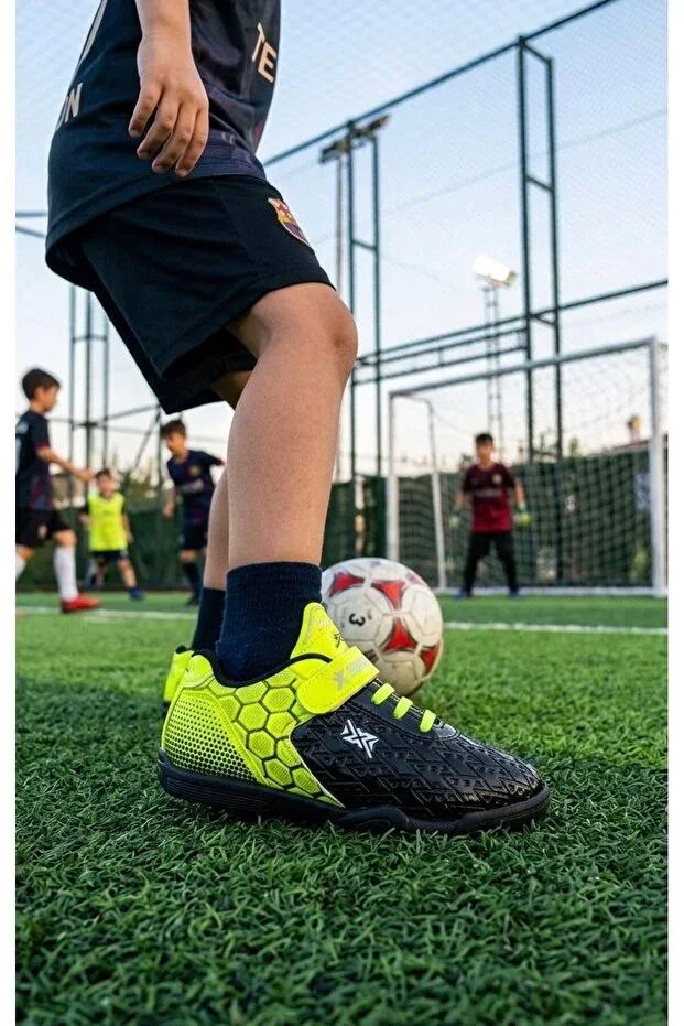 Kids Velcro Strap Elastic Laces Cleats Football Indoor 01