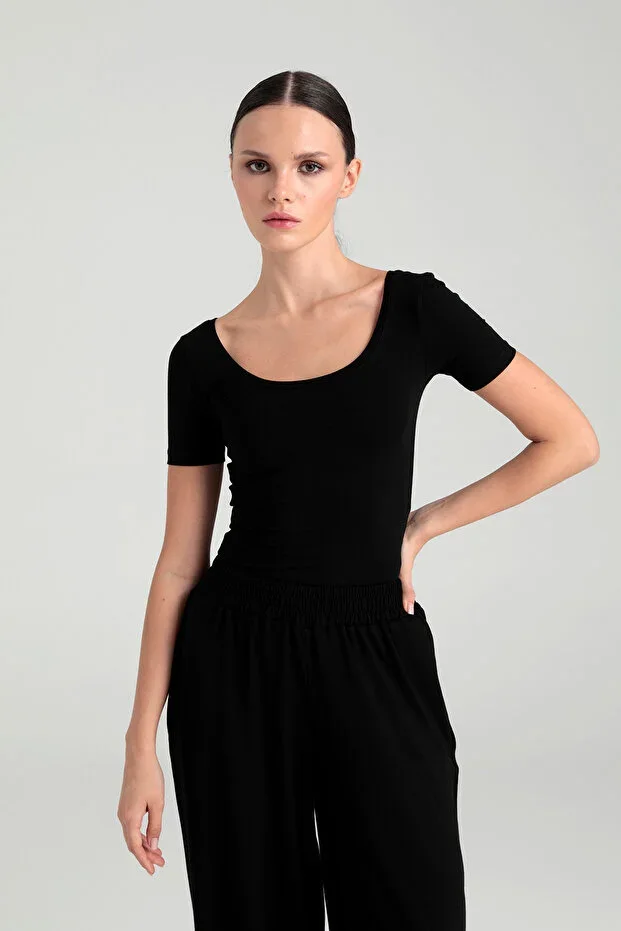 Ultra Soft Oval Yaka Kısa Kol Bluz Siyah