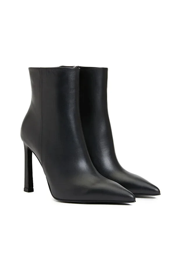 Black Women's Leather Boots