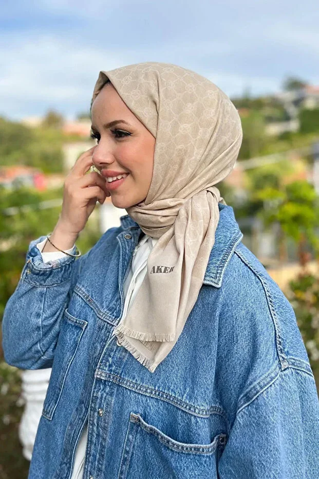 Elegance Monogram Scarf 1090100-933