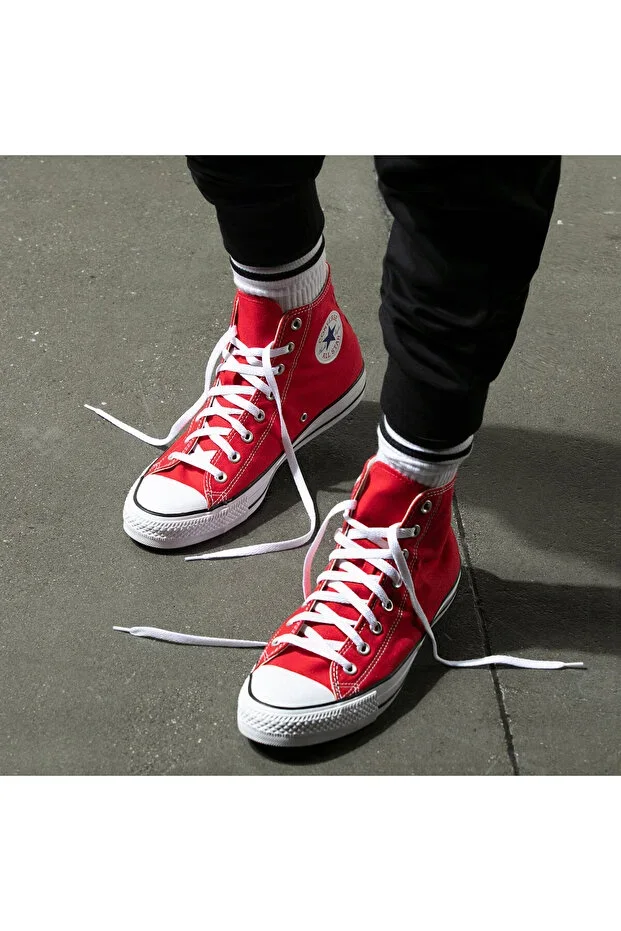 Chuck Taylor All Star Classic Unisex Red Sneaker