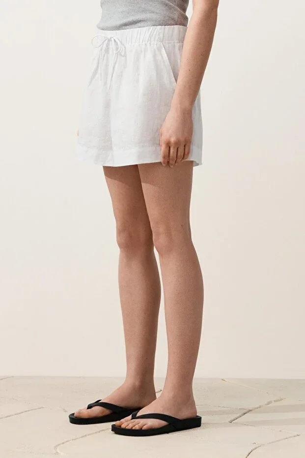 Oysho %100 Linen Mid Rise Shorts