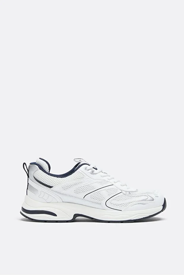 Detailed sneakers