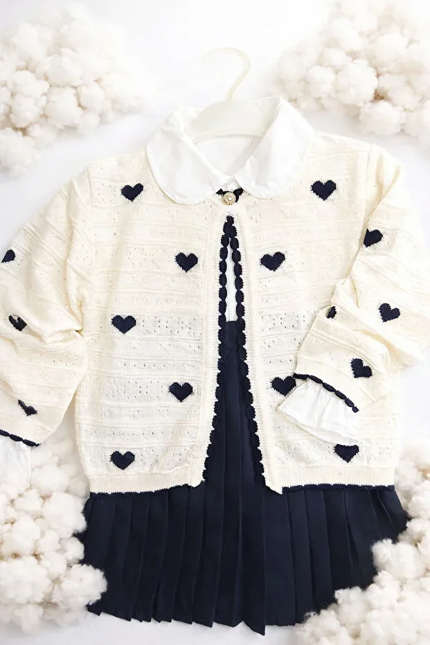 3-Piece Heart Patterned Knit Cardiganed Baby Girl Set - Black Pleated Skirt