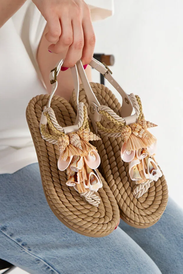 HAYAT SHOES Straw Toe Post Embellished Seashell Nude Women's Rope Sandals