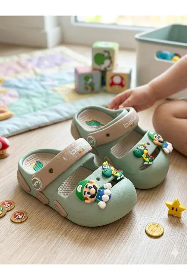 Men's & Girls' Sandals Ultra Soft Flexible Non-Slip Sole Figurine Summer Model Slippers Pastel Green Camel