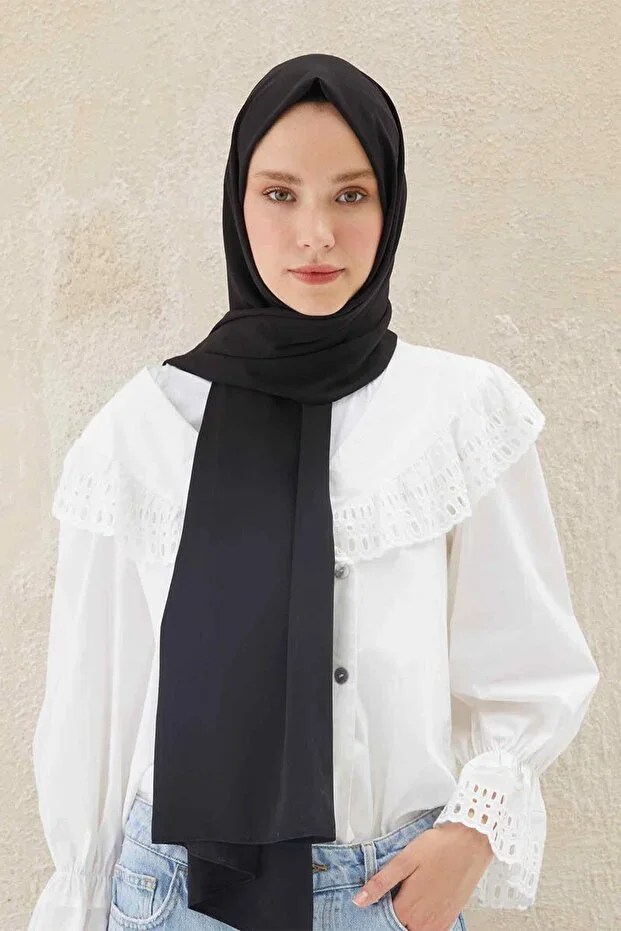 Medine Silk Scarf Black