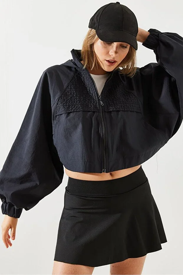Women's Hooded Raincoat with Back Flap MBMS001 60501001