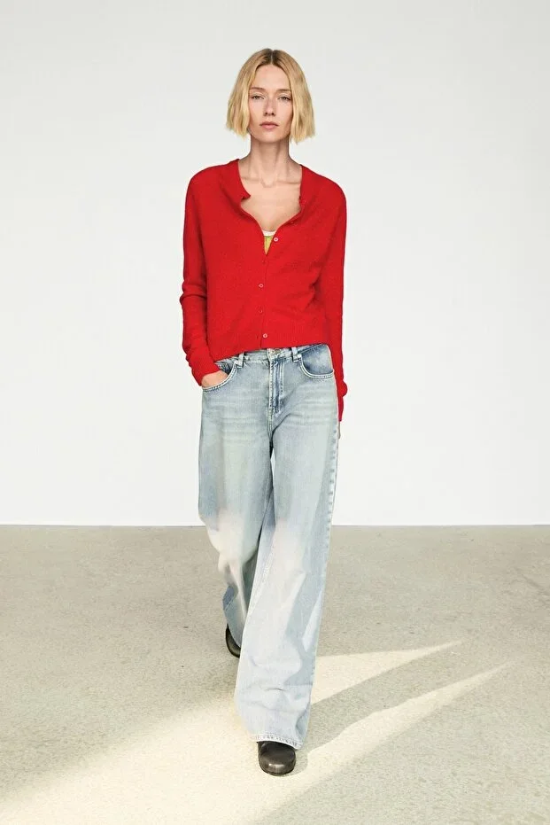 %100 Cashmere Short Knit Cardigan