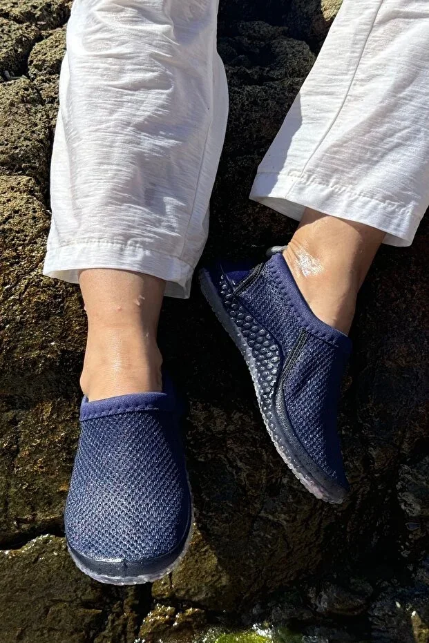 Unisex Adult Navy Blue Water Shoes Non-Slip Sole Multi-Purpose Stylish Pool Beach Rafting Booties 521