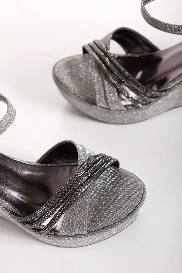 Platin Stone Filled Sole Women's Heeled Shoes - 670