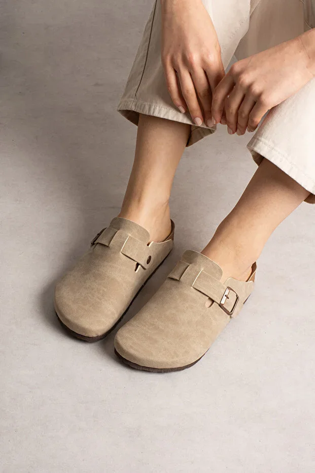 Unisex Closed-Toe Buckled Clog Daily Home and Outdoor Slippers